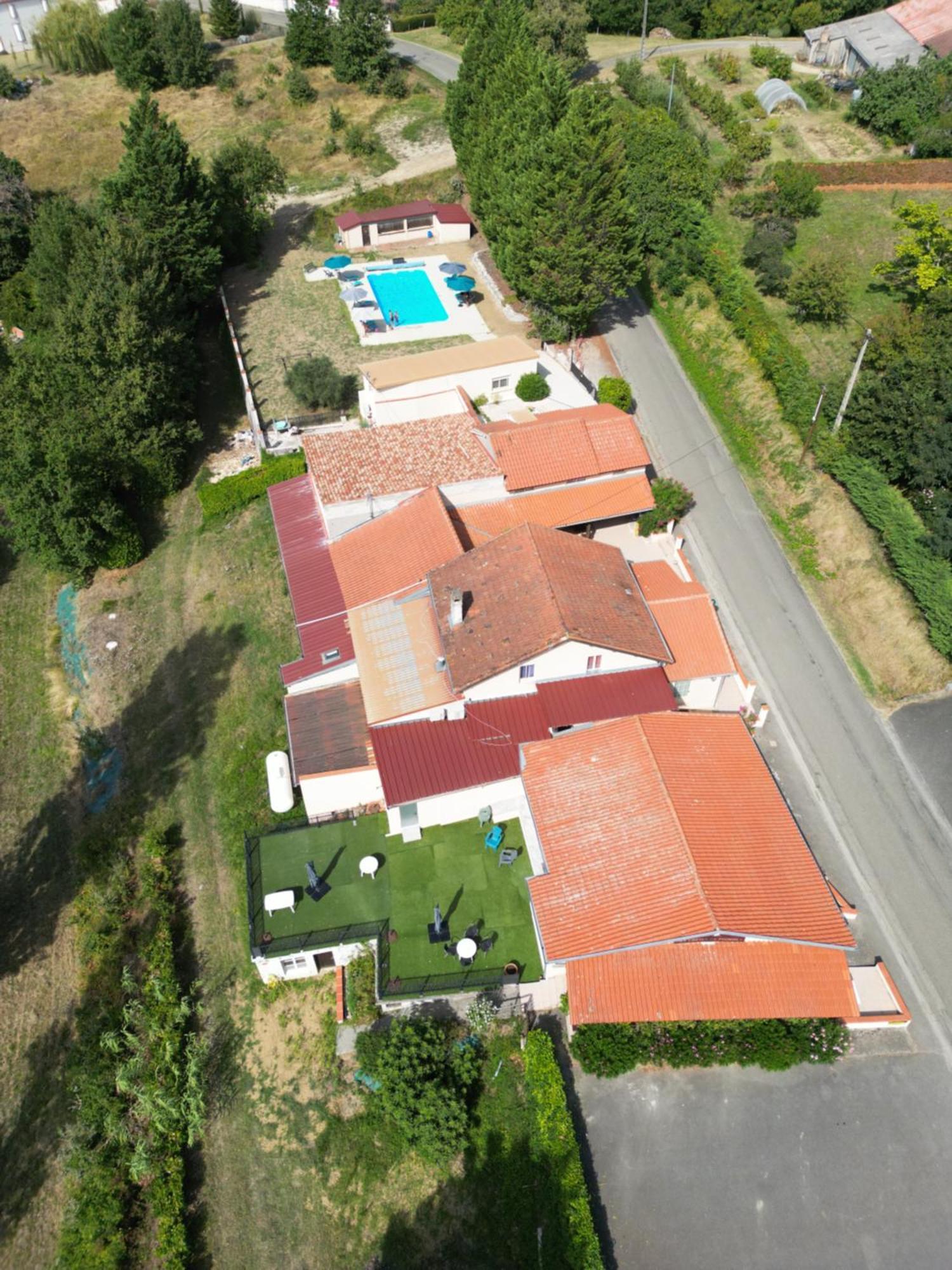 מלון מוסאק Logis Des Cretes De Pignols מראה חיצוני תמונה