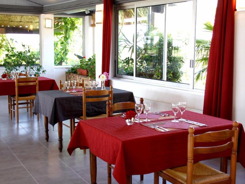 מלון מוסאק Logis Des Cretes De Pignols מראה חיצוני תמונה